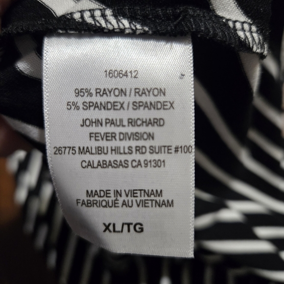 Cristina B Stylish Black and White Striped Short Sleeve Top Casual Size XL - Picture 6 of 7